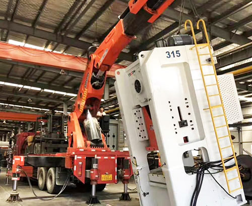 盐亭附近随车吊出租，轻松解决运输难题