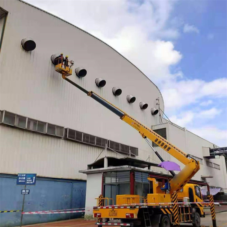 盐亭高空作业车出租服务：专业广告牌安装解决方案